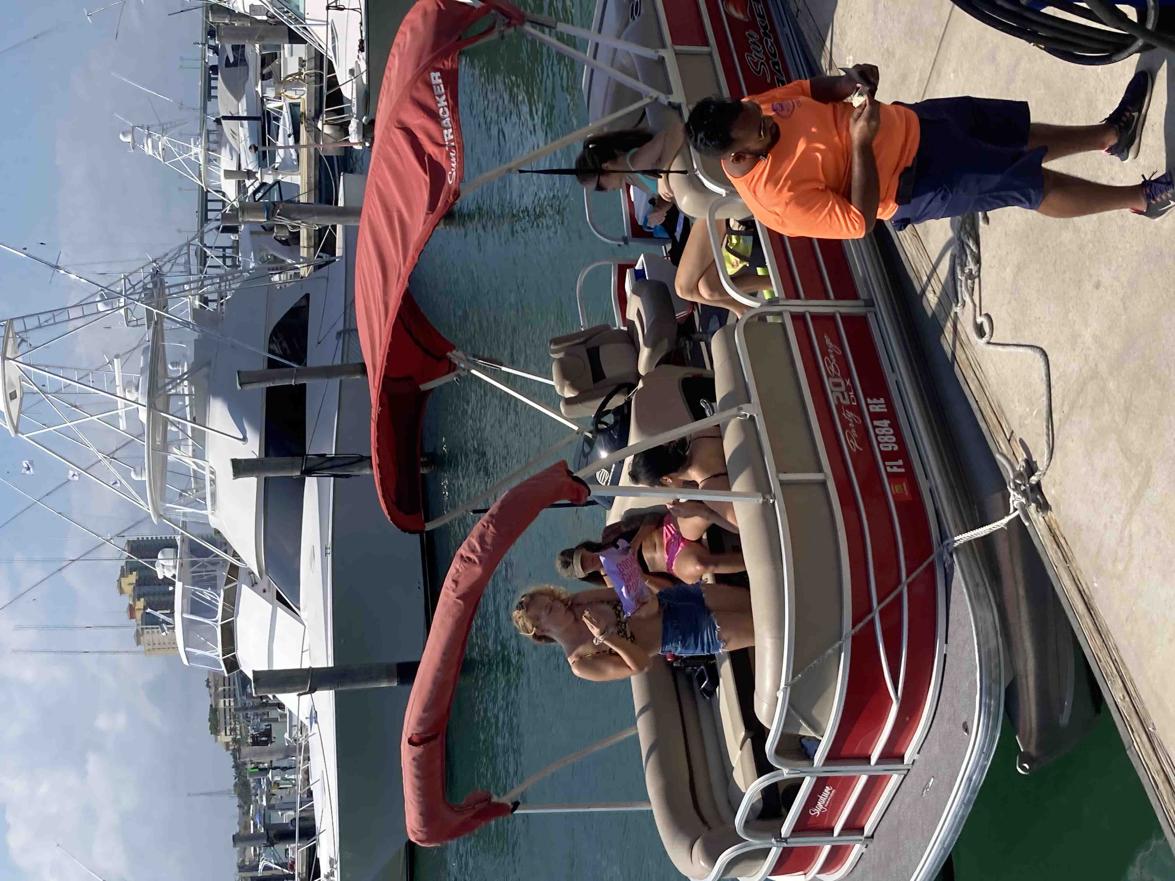  boat rentals New York BLUE POINT New York  Starcraft Deck Boat  21 
