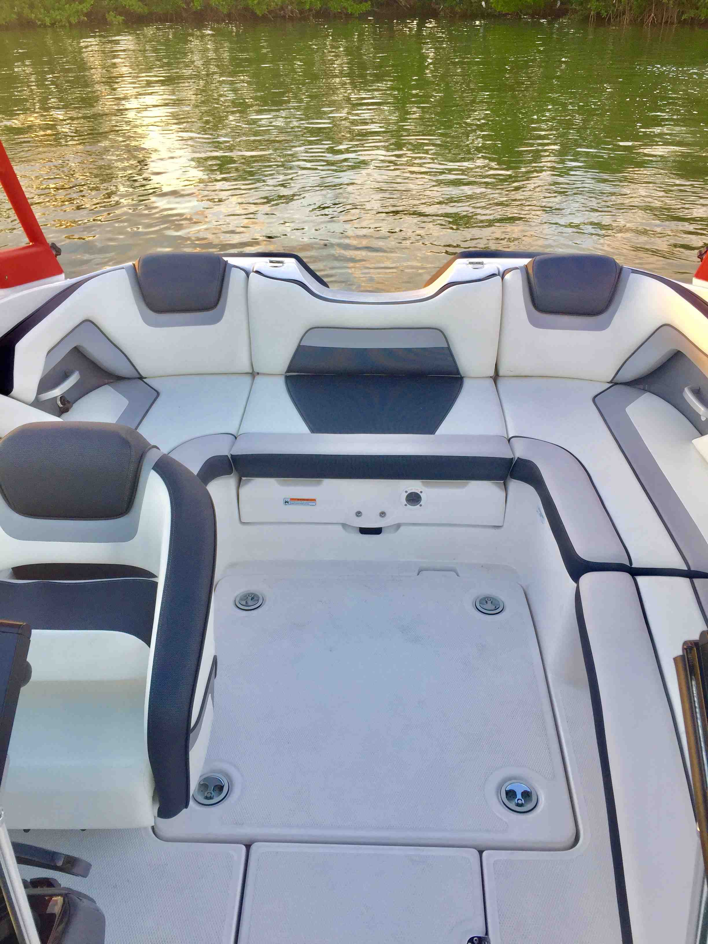 Hold 6 guests boat rentals Florida Miramar Florida  Yamaha AR195 2018 19 