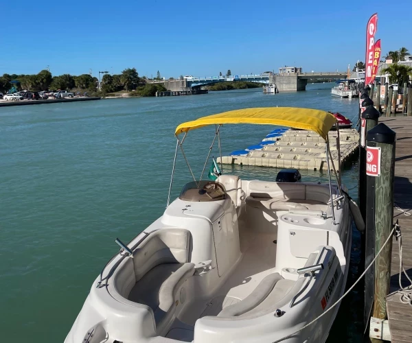   boat rentals Florida Sarasota Florida intracoastal Starcraft Deckboat  19 Feet 