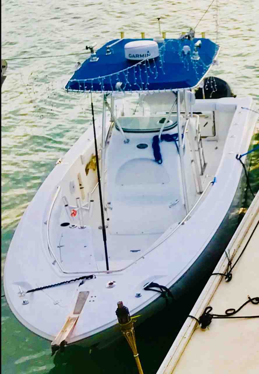  boat rentals Florida MIAMI BEACH Florida  Boston Whaler Outrage Center Console 2004 28 