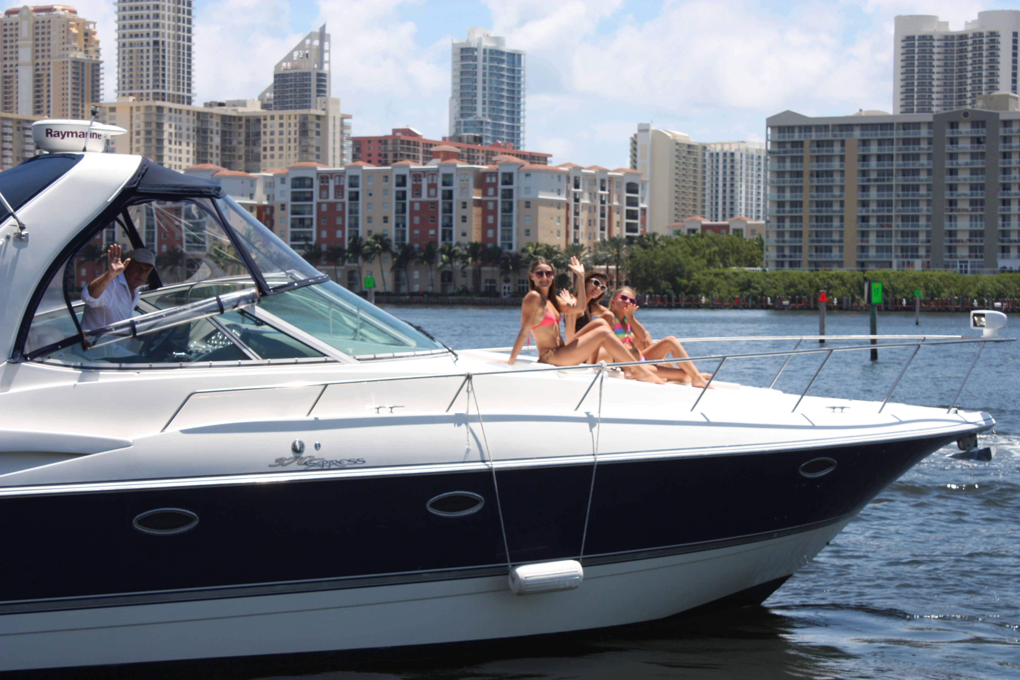  boat rentals Florida HALLANDALE Florida  Cruisers Yacht 370 Express 2007 40 