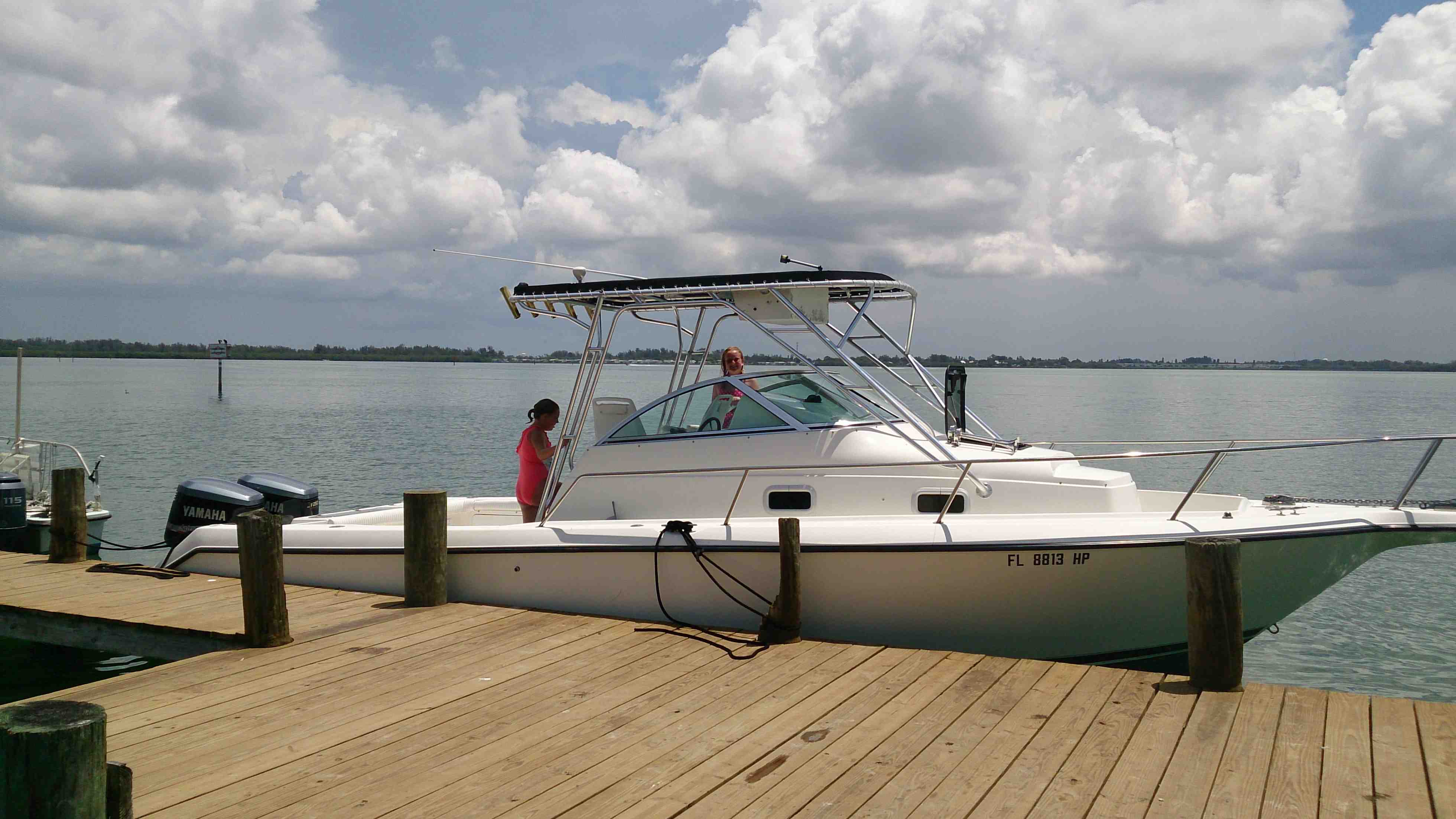 Cabin boat