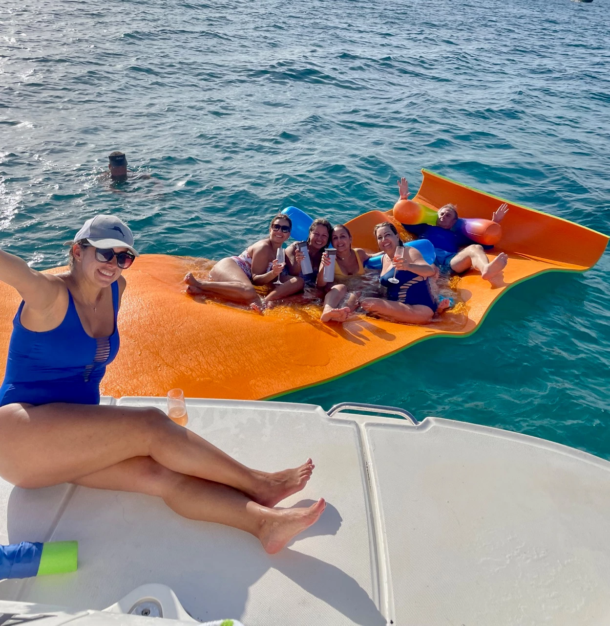  boat rentals Florida MIAMI Florida  SeaRay Sundancer 44 2008 44 