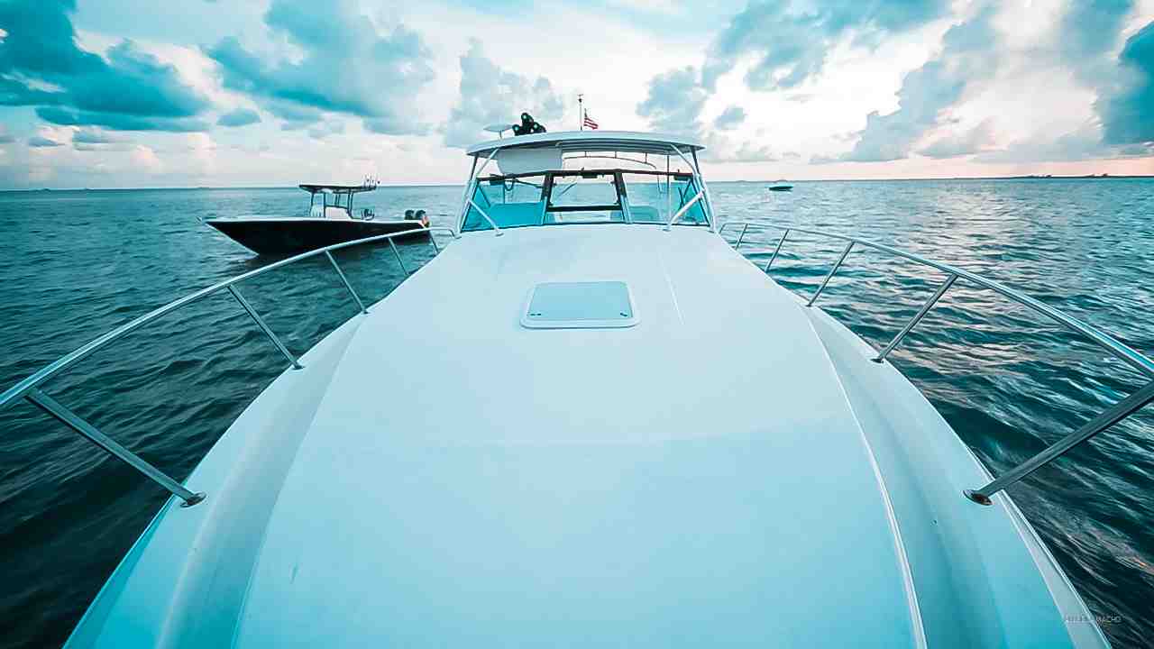  boat rentals Florida MIAMI Florida  Wellcraft 330 Coastal 2003 38.5 