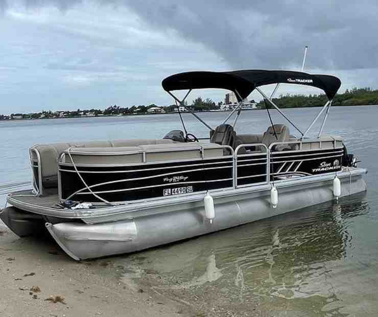  boat rentals Florida HOLLYWOOD Florida  Sun tracker Party barge xp3 2020 25 