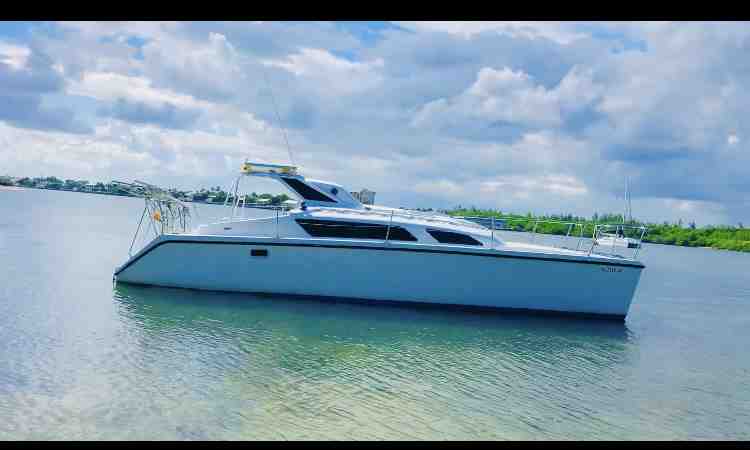 Catamaran  boat rentals Florida MIAMI Florida  105 Gimini 2000 35 