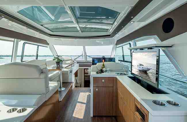 Upper Salon boat rentals Florida FORT MYERS Florida  Cruisers Cantius  48 