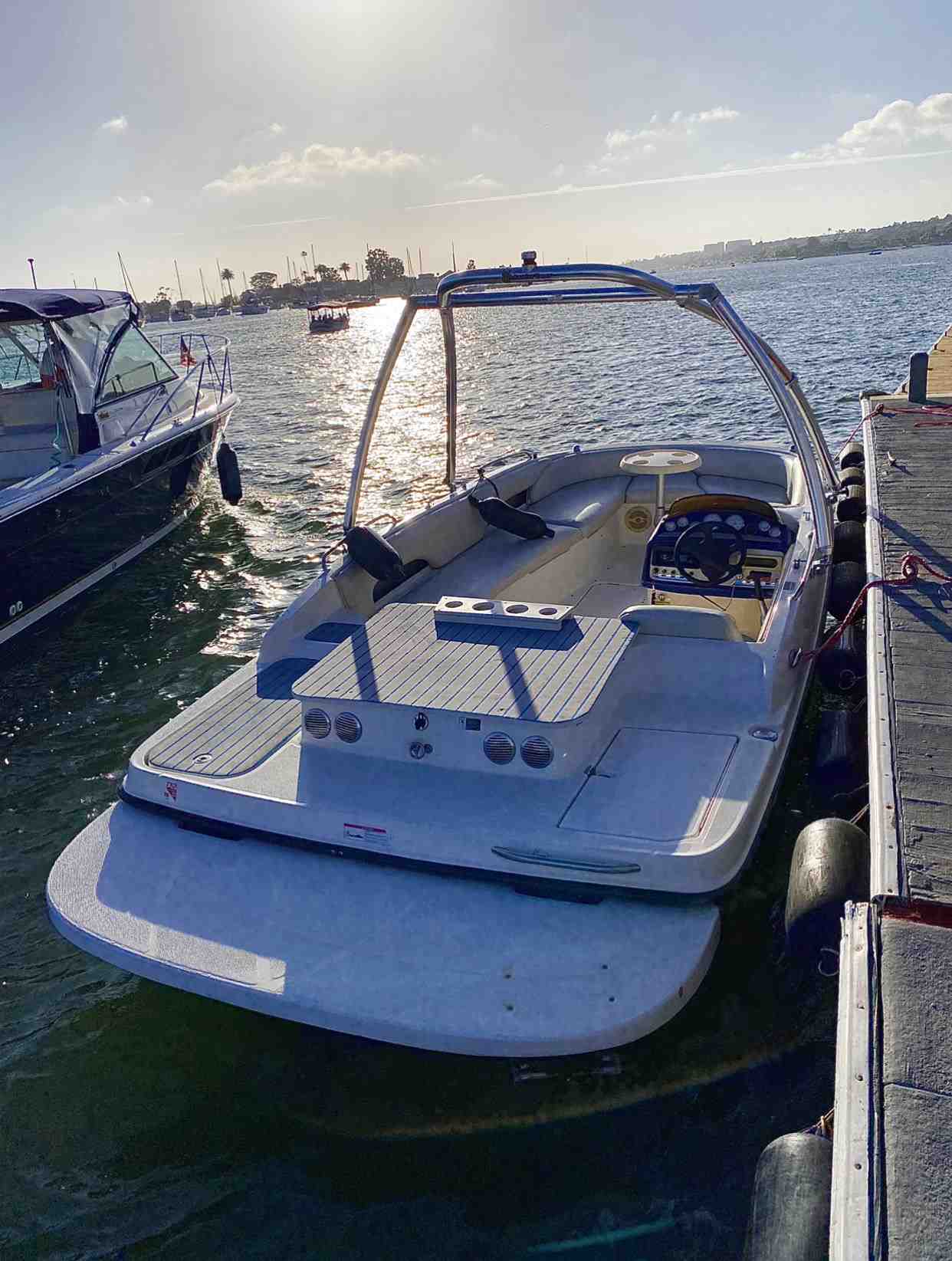  boat rentals Arkansas NEWPORT BEACH Arkansas  bayliner capri limited  20 
