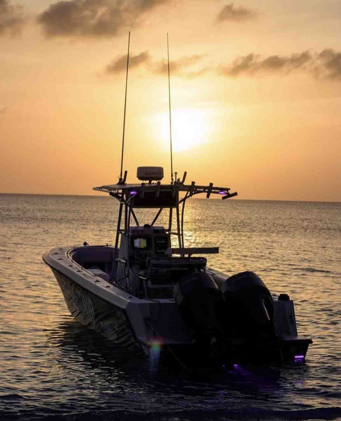  boat rentals Grand Cayman George Town Grand Cayman  Contender 27 foot Open 2000 27 