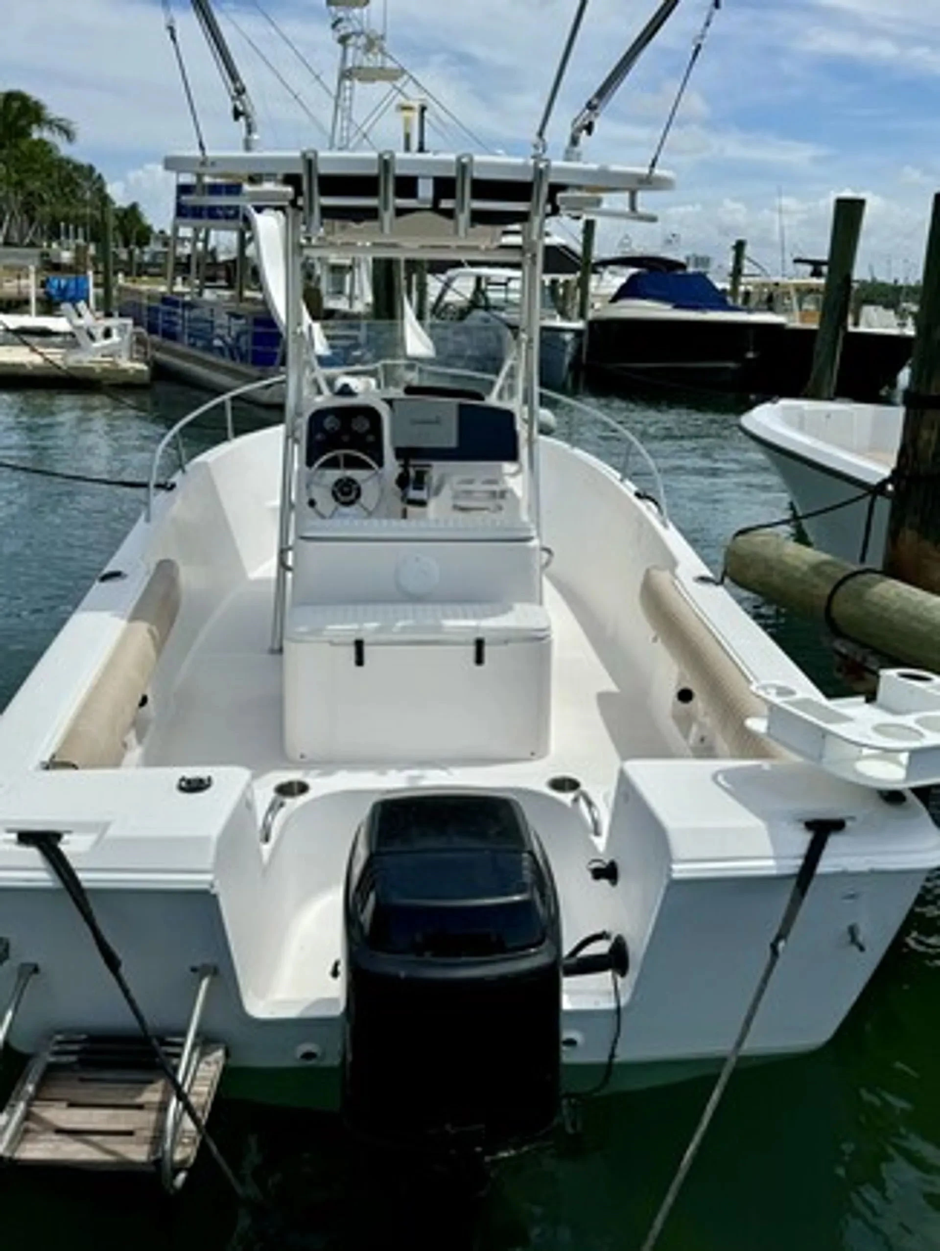  boat rentals Florida WEST PALM BEACH Florida  Pro-Line Boats Center Console 2004 22 