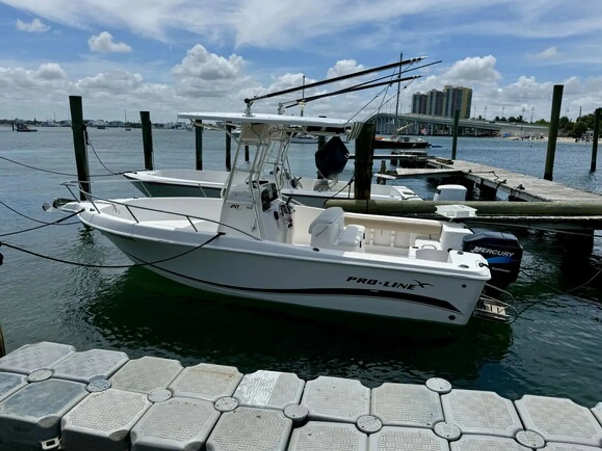  boat rentals Florida WEST PALM BEACH Florida  Pro-Line Boats Center Console 2004 22 