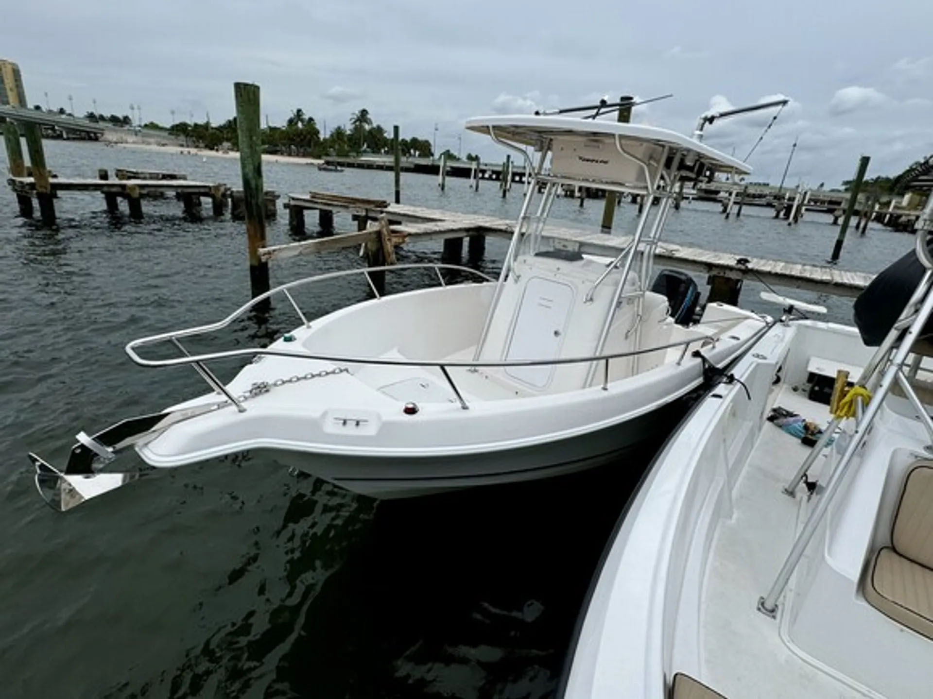  boat rentals Florida WEST PALM BEACH Florida  Pro-Line Boats Center Console 2004 22 