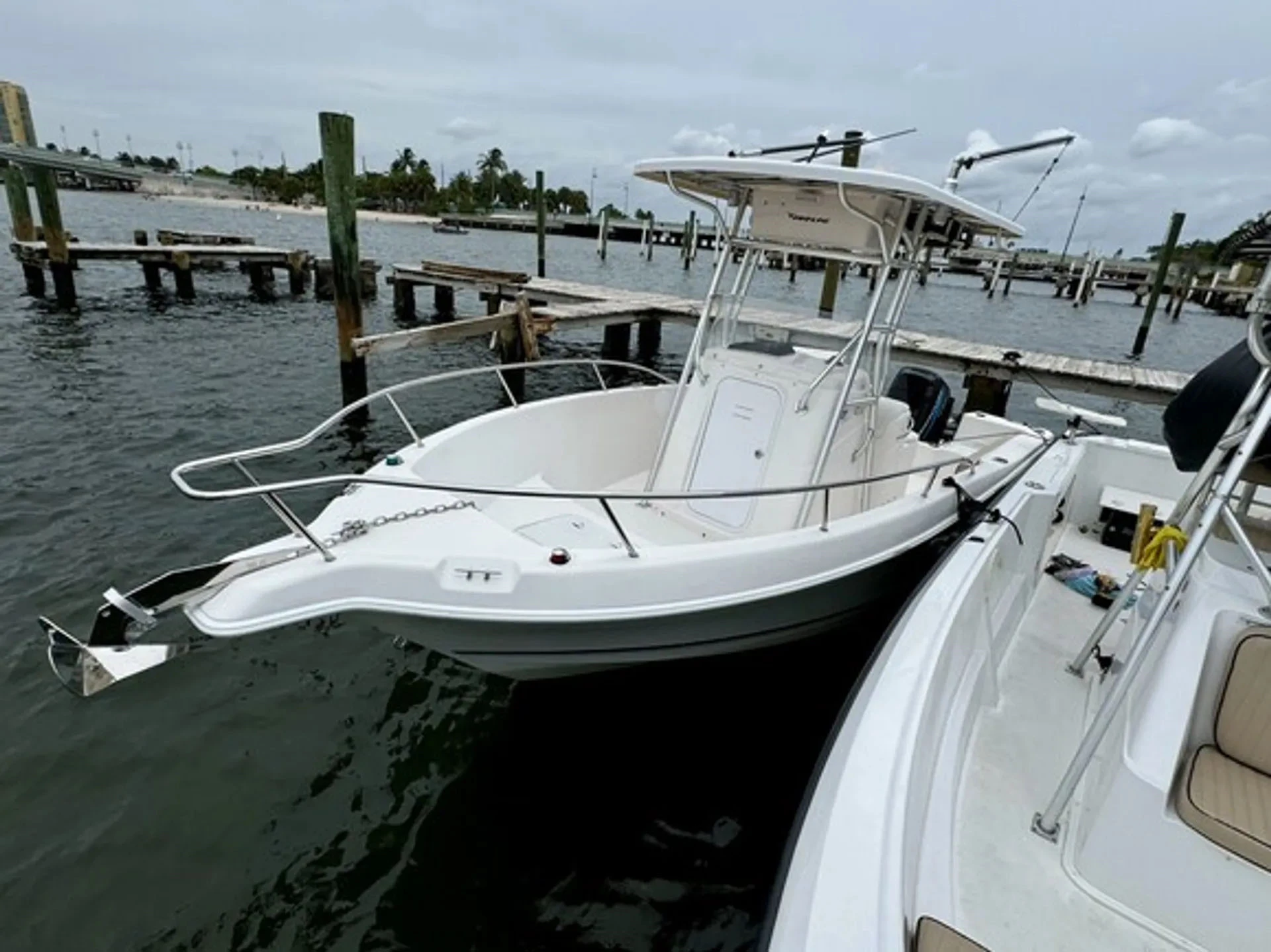  boat rentals Florida WEST PALM BEACH Florida  Pro-Line Boats Center Console 2004 22 
