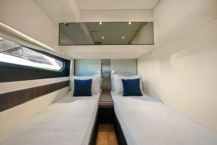  boat rentals Florida Riveria beach Florida  Azimut S6 2023 59 