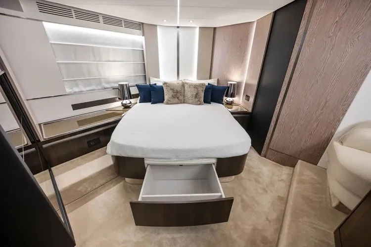  boat rentals Florida Riveria beach Florida  Azimut S6 2023 59 