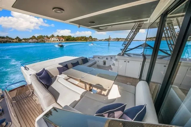   boat rentals Florida Riveria beach Florida  Azimut S6 2023 59 