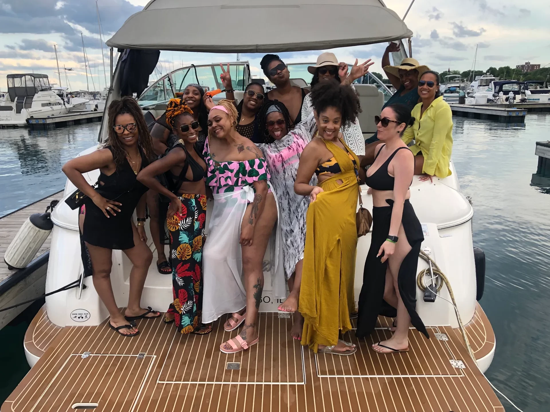  boat rentals Illinois CHICAGO Illinois  Cruisers Yachts 370 2003 40 