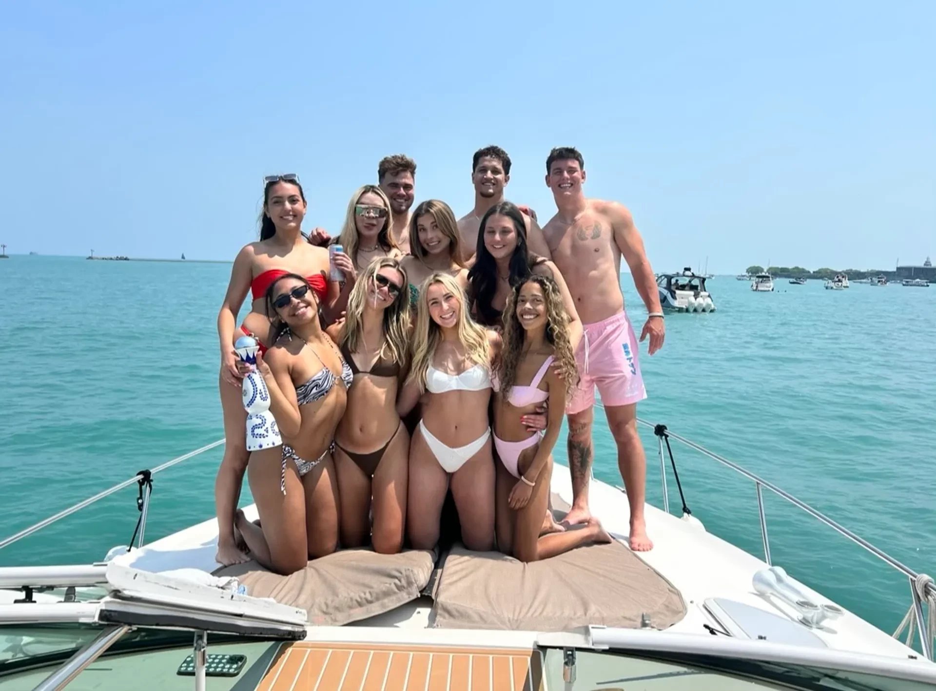   boat rentals Illinois CHICAGO Illinois  Cruisers Yachts 370 2003 40 