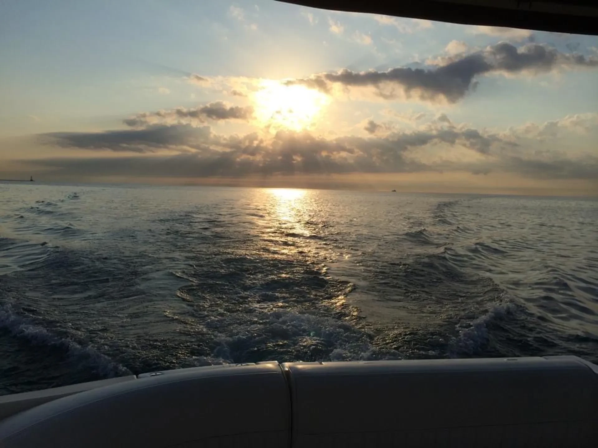   boat rentals Illinois CHICAGO Illinois  Cruisers Yachts 370 2003 40 