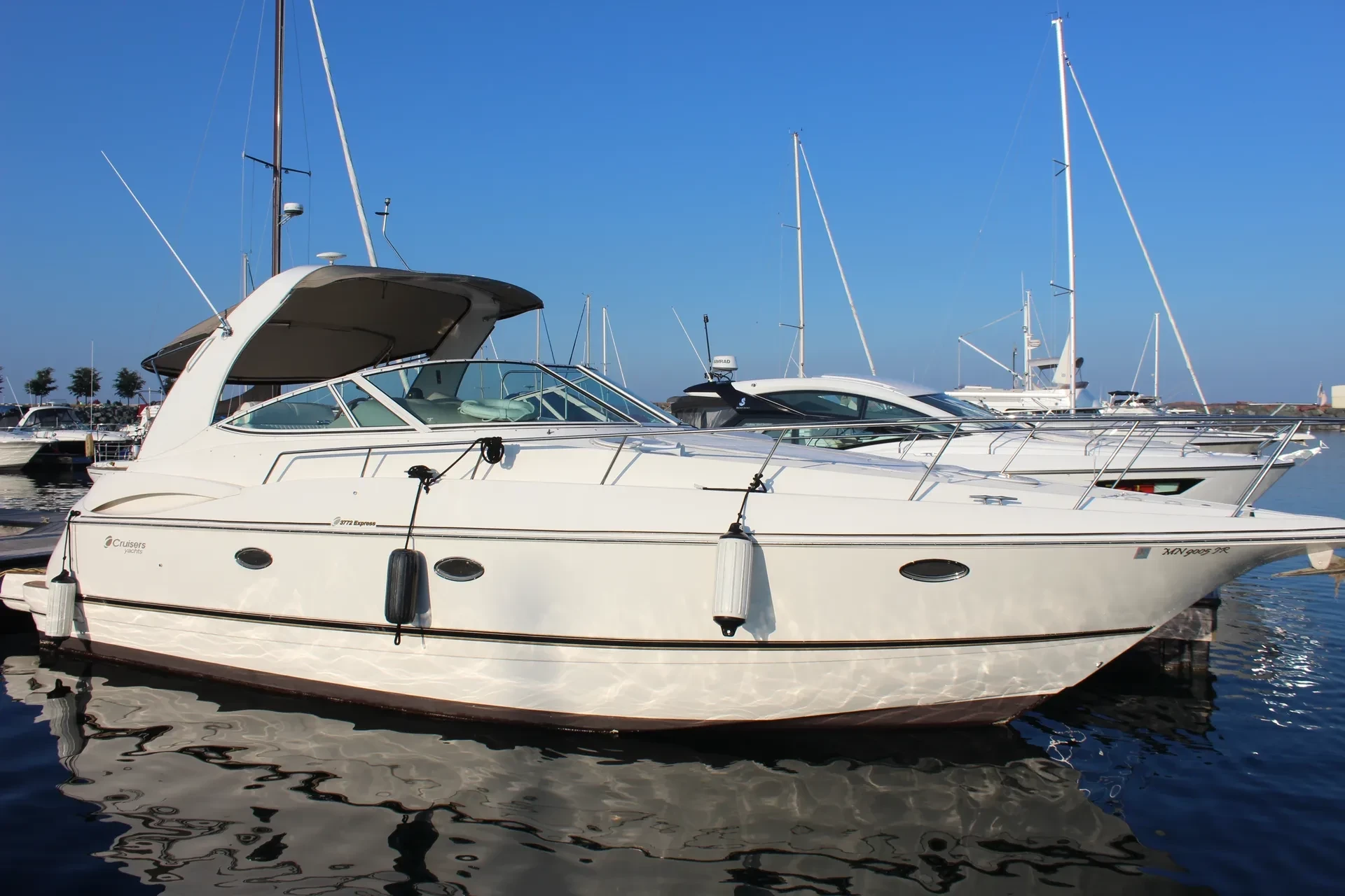   boat rentals Illinois CHICAGO Illinois  Cruisers Yachts 370 2003 40 