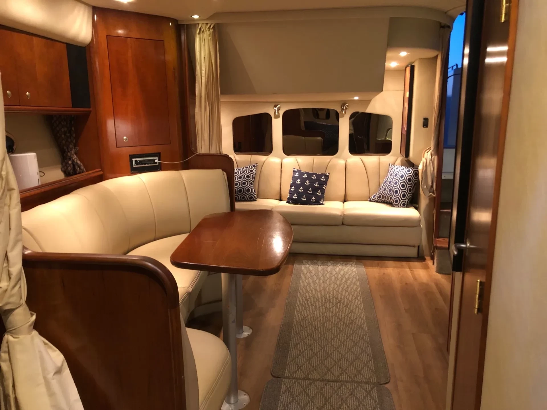   boat rentals Illinois CHICAGO Illinois  Cruisers Yachts 370 2003 40 