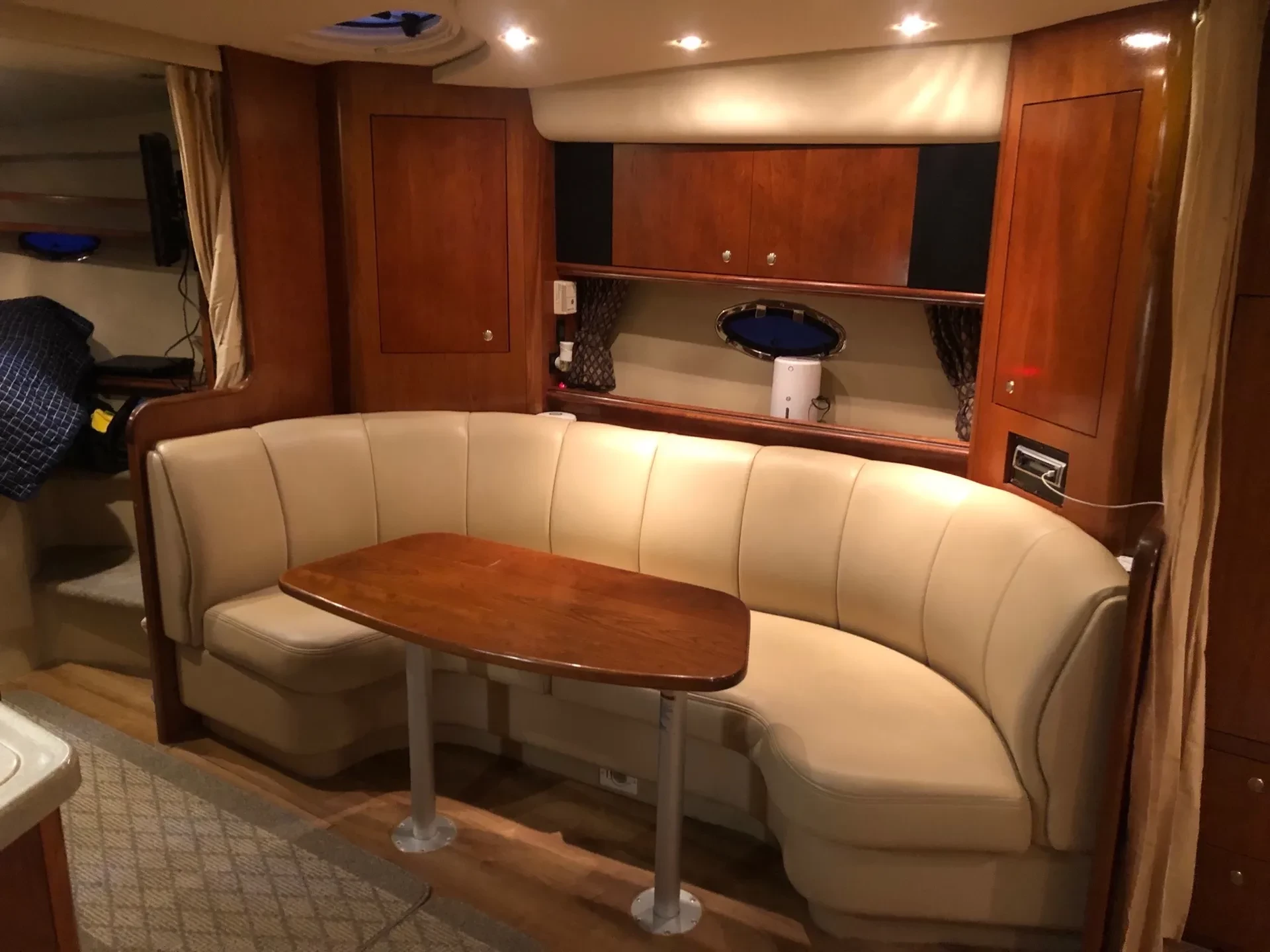   boat rentals Illinois CHICAGO Illinois  Cruisers Yachts 370 2003 40 