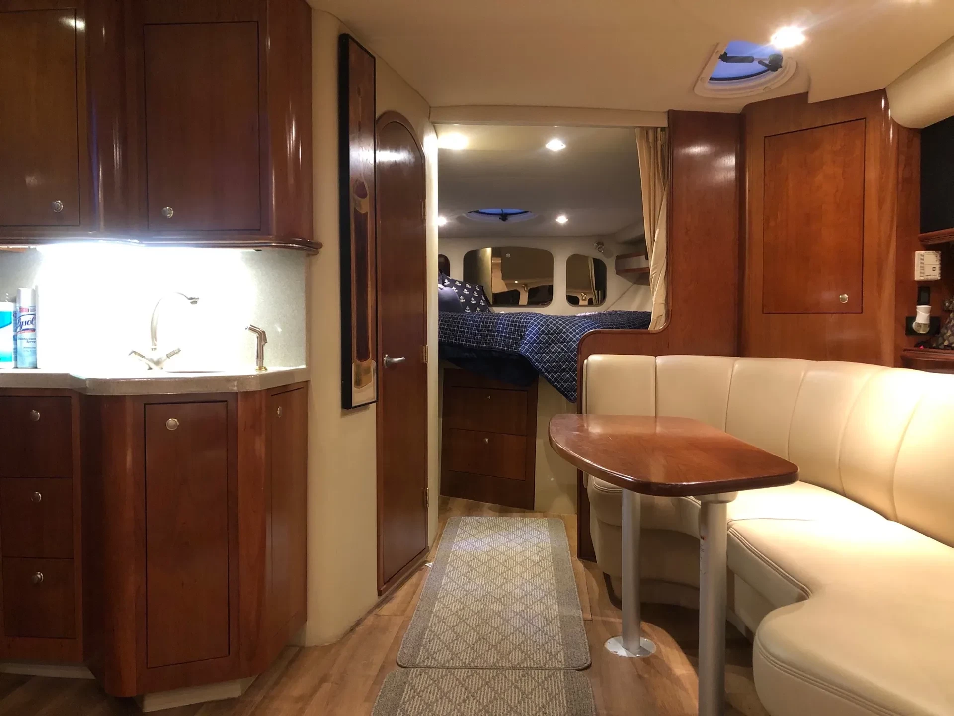   boat rentals Illinois CHICAGO Illinois  Cruisers Yachts 370 2003 40 