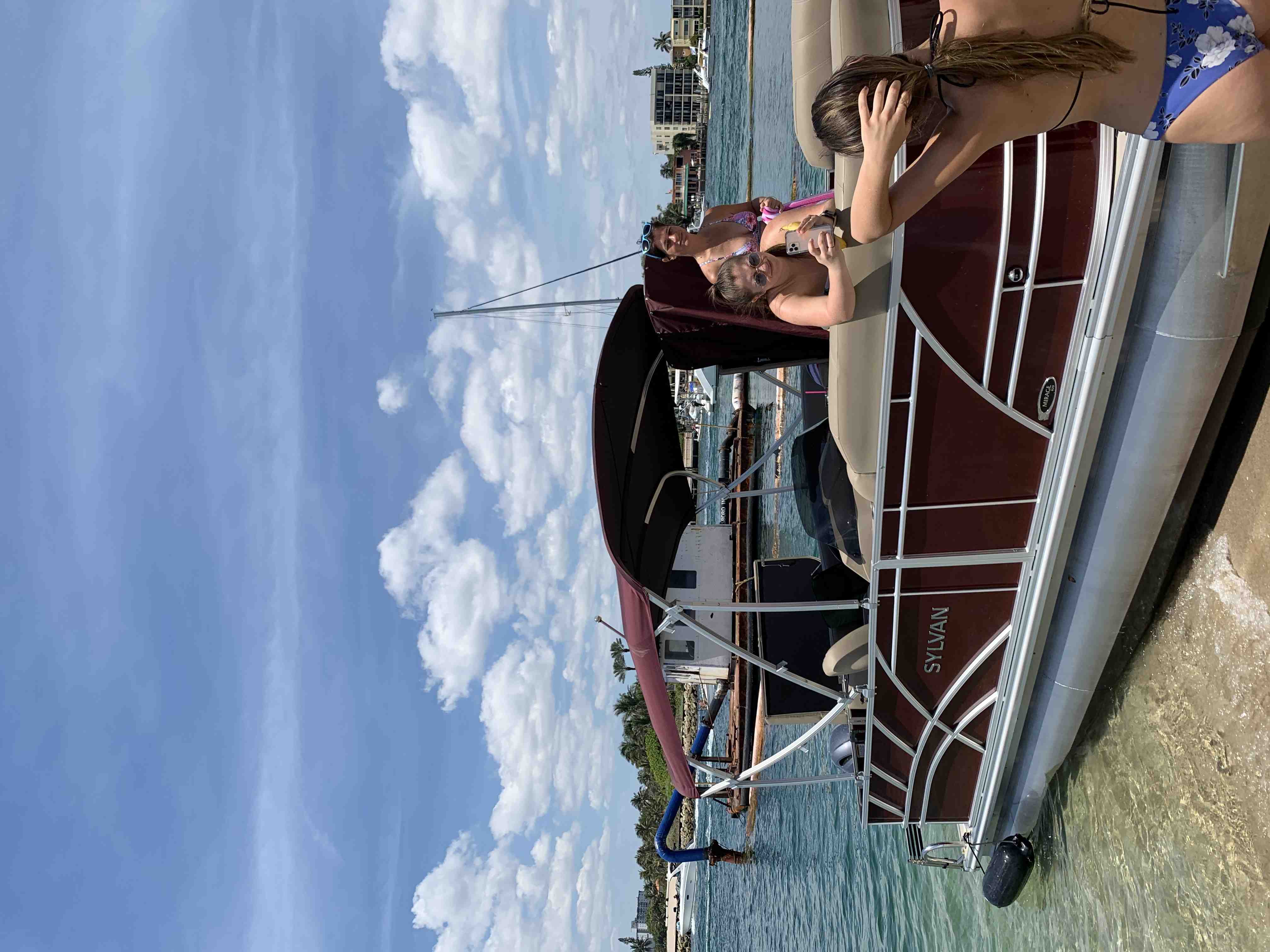  boat rentals Florida POMPANO BEACH Florida  Sylvan Mirage 820 2020 21 