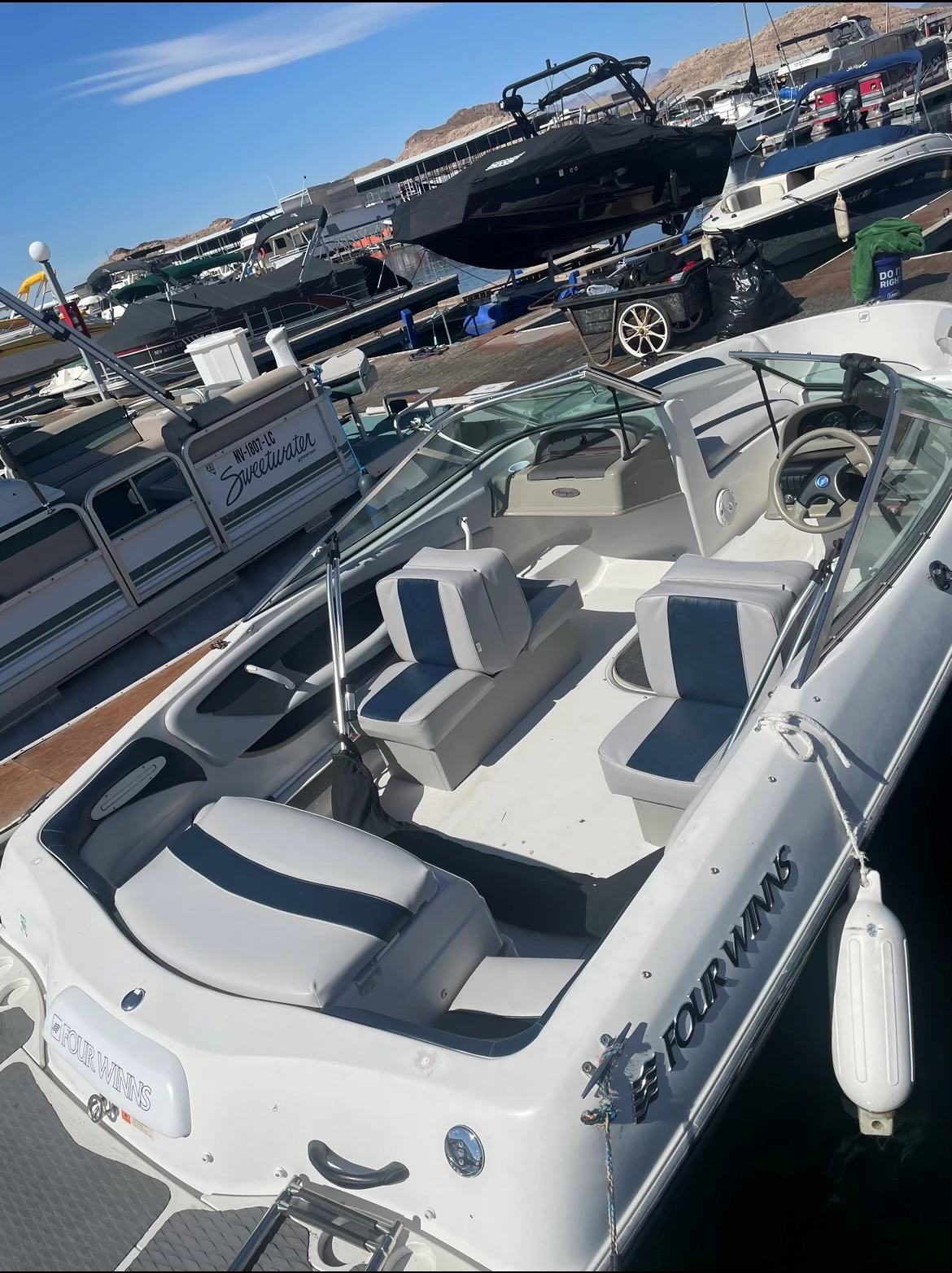  boat rentals     Four Winns Horizon 180 1999 18 