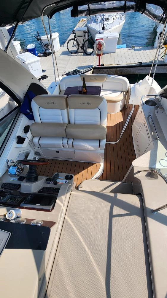  boat rentals Illinois CHICAGO Illinois  SEA RAY SUNDANCER 2008 33 