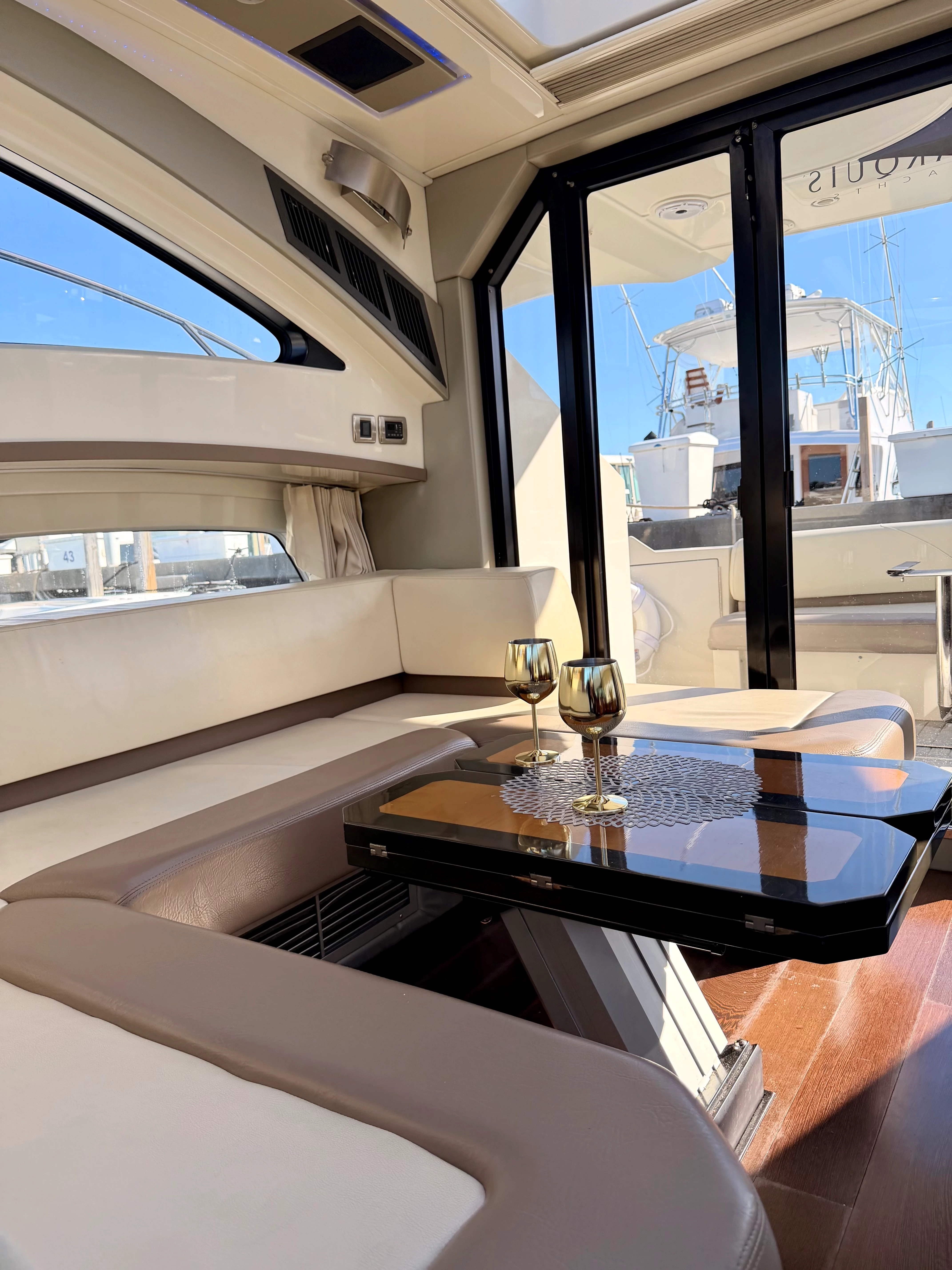   boat rentals Florida WEST PALM BEACH Florida  Marquis 40SC 2008 40 