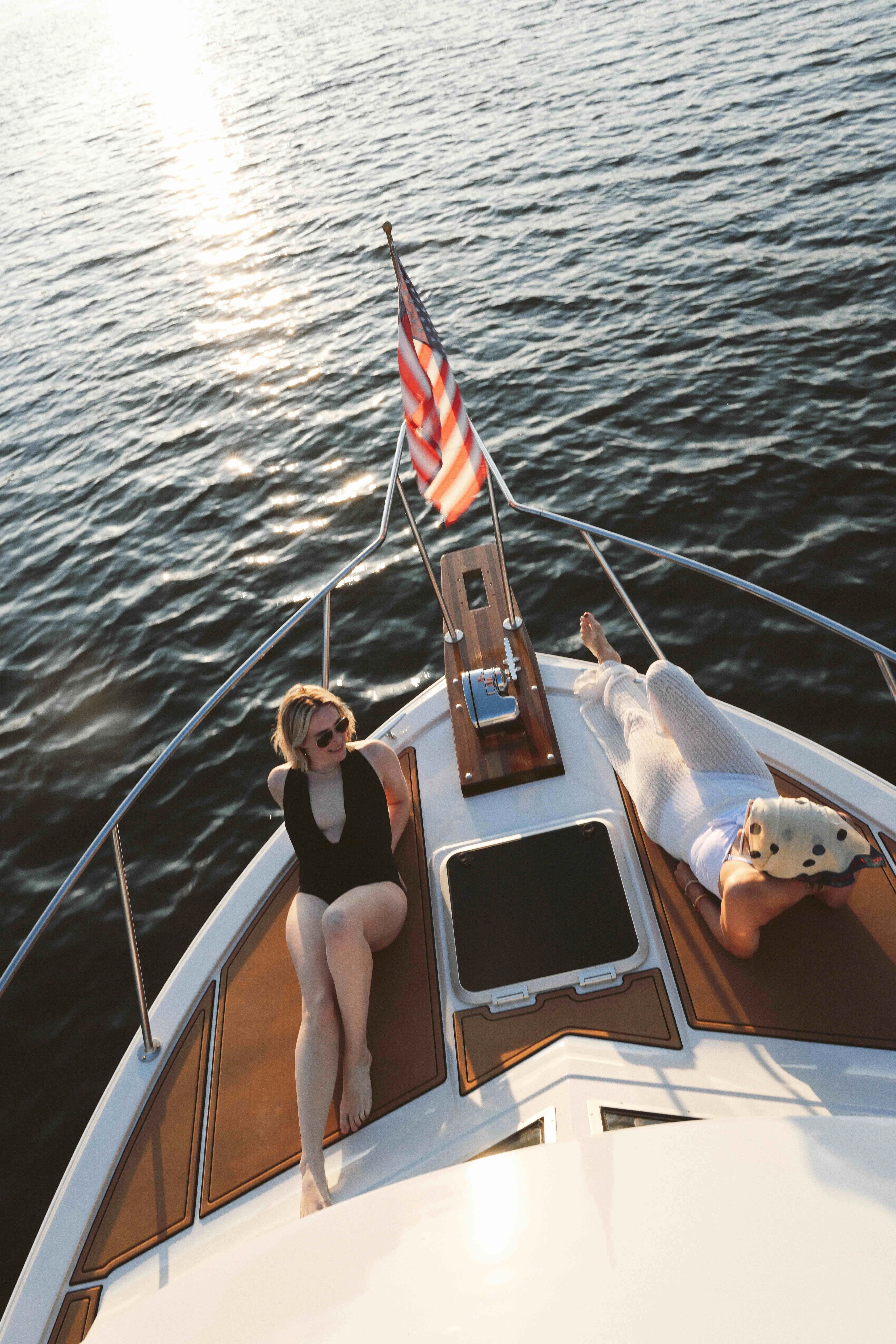  boat rentals District of Columbia WASHINGTON District of Columbia  Chris Craft Commander Sport Cruiser 315 1985 31.5 