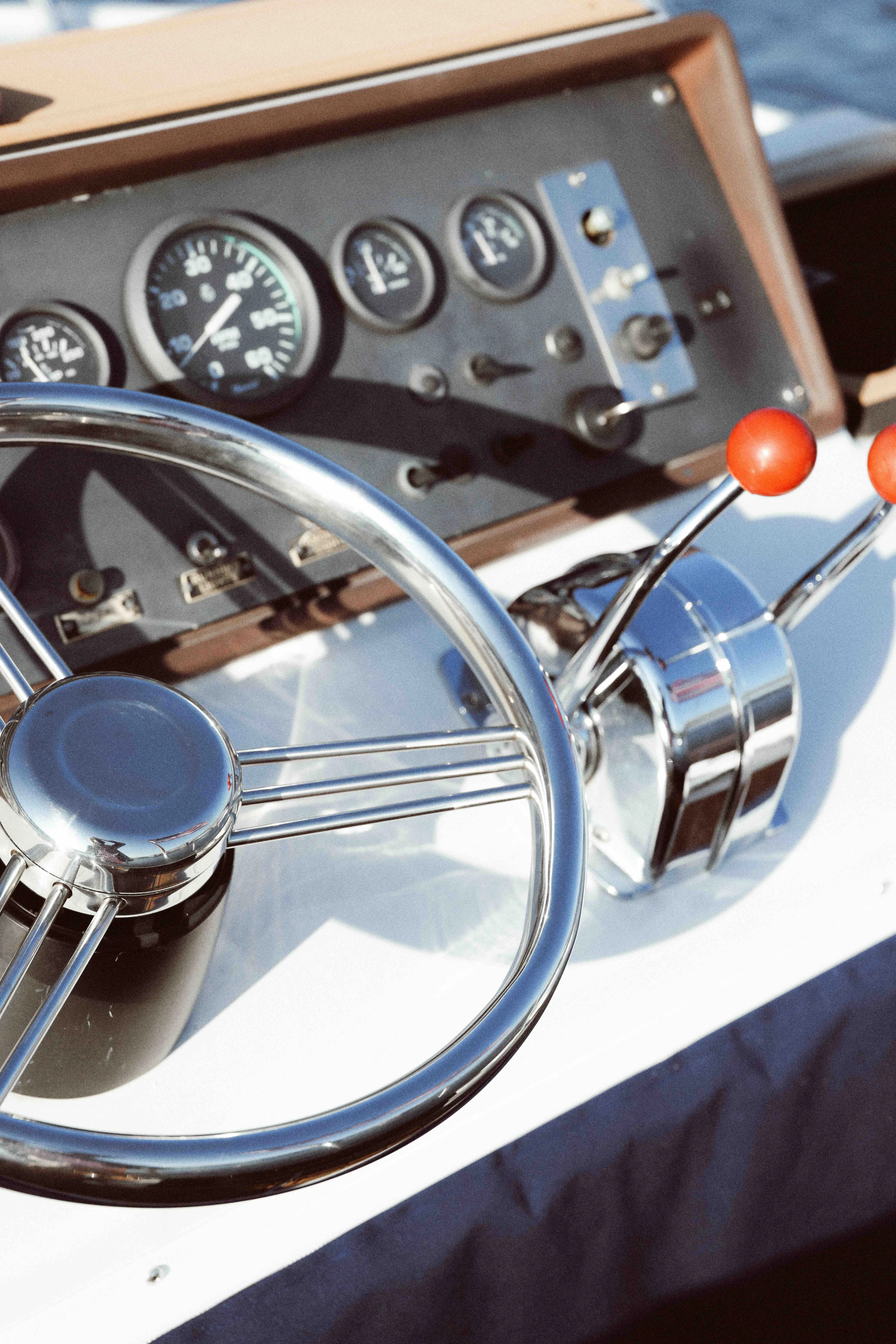  boat rentals District of Columbia WASHINGTON District of Columbia  Chris Craft Commander Sport Cruiser 315 1985 31.5 