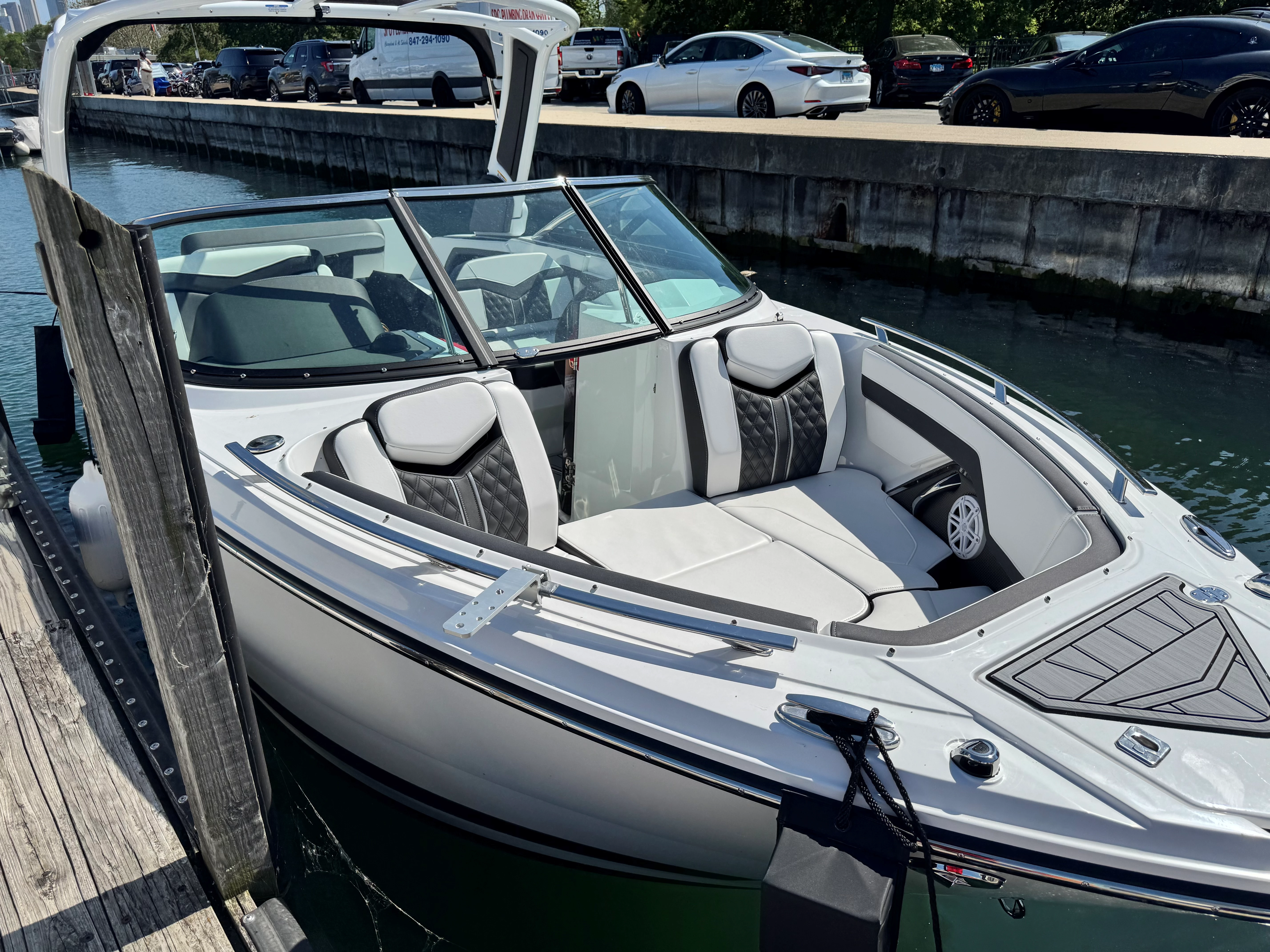 boat rentals Illinois CHICAGO Illinois  Monterey 258SS 2025 26 