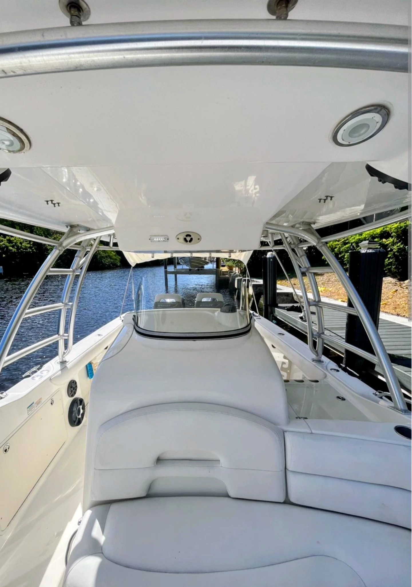  boat rentals  Tortola   Boston Whaler 320 Outrage 2007 32 