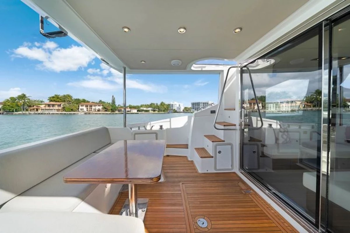   boat rentals Florida MIAMI Florida  Azimut 50 fly 2017 50 