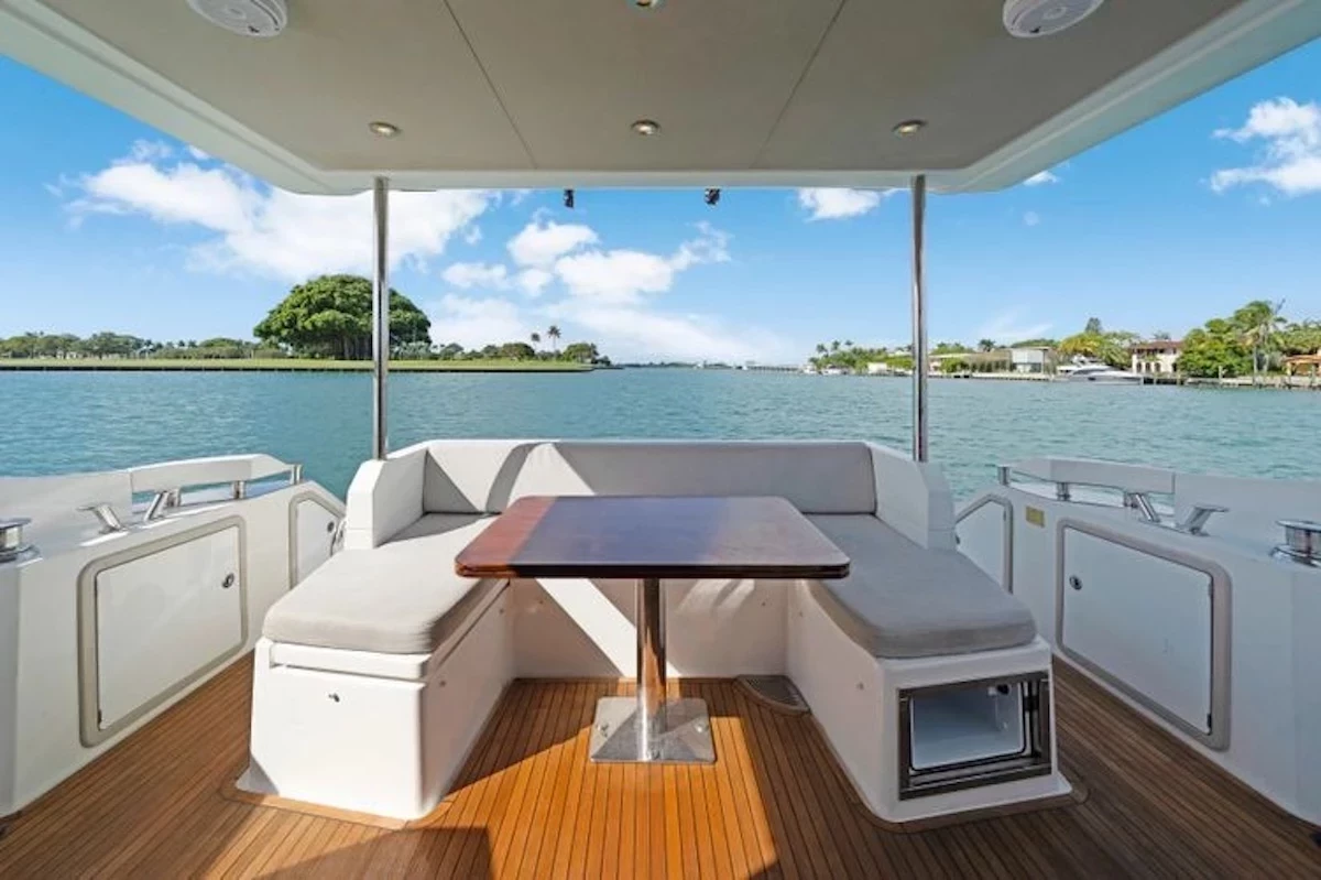   boat rentals Florida MIAMI Florida  Azimut 50 fly 2017 50 