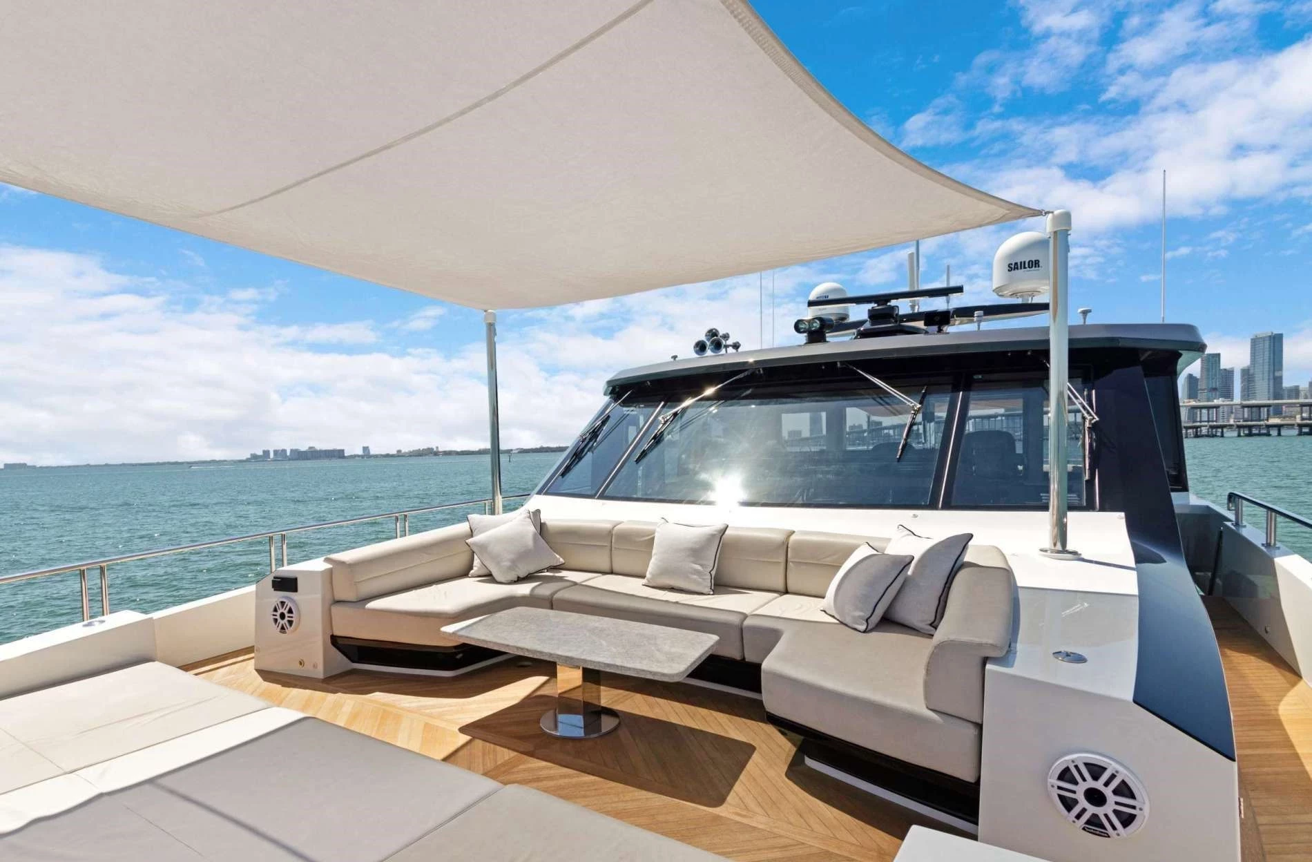   boat rentals Florida MIAMI Florida  Ocean Alexander 28R 2020 95 