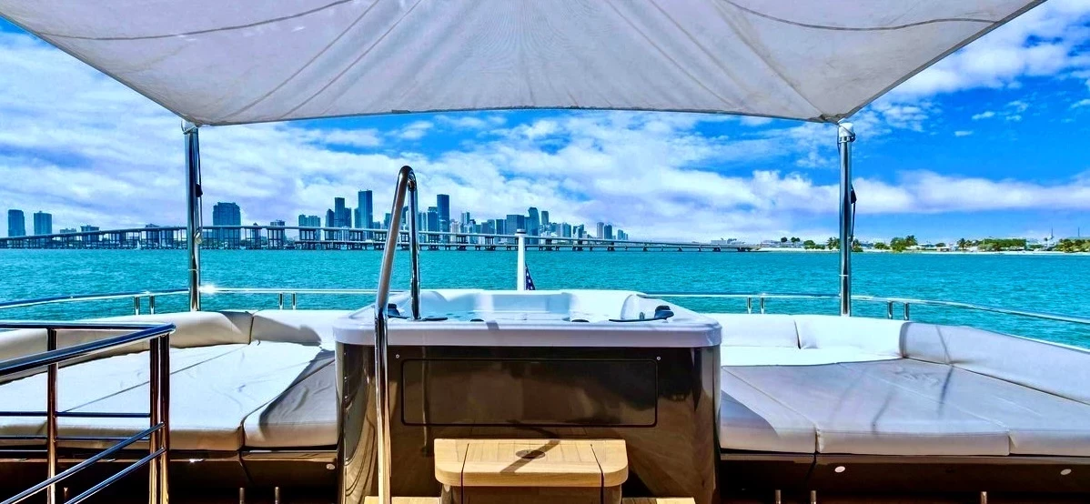  boat rentals Florida MIAMI Florida  Ocean Alexander 28R 2020 95 