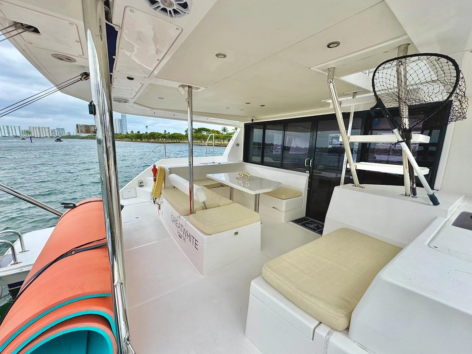   boat rentals Florida MIAMI BEACH Florida  Leopard Power Cat 43 2017 43 