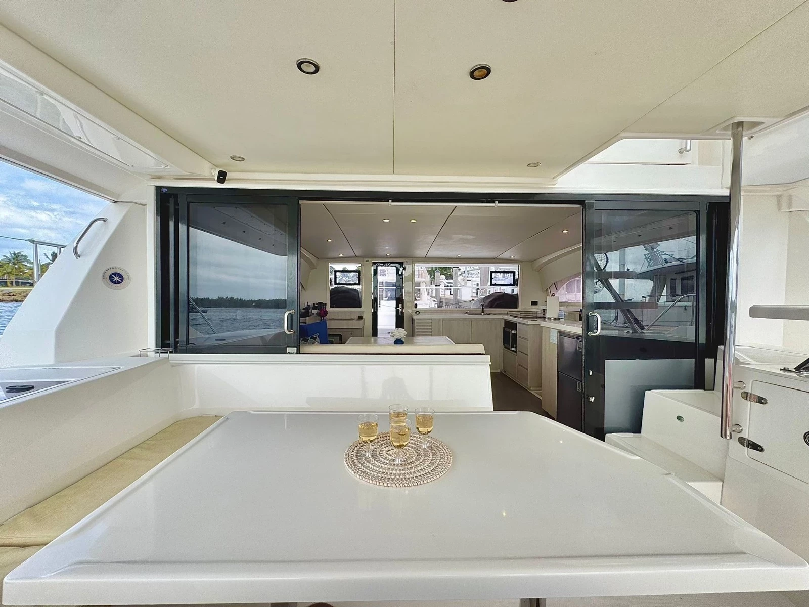   boat rentals Florida MIAMI BEACH Florida  Leopard Power Cat 43 2017 43 
