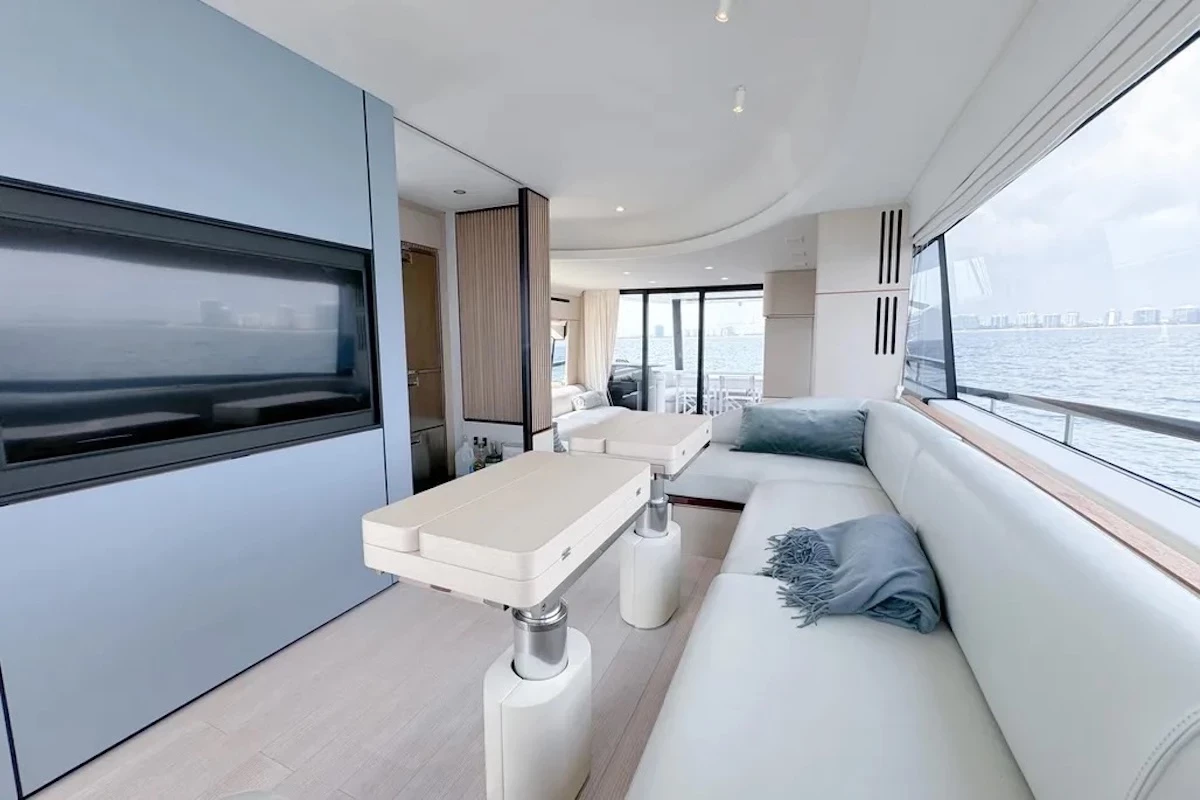   boat rentals Florida MIAMI BEACH Florida  Azimut 68 flybridge MY 2023 2023 68 