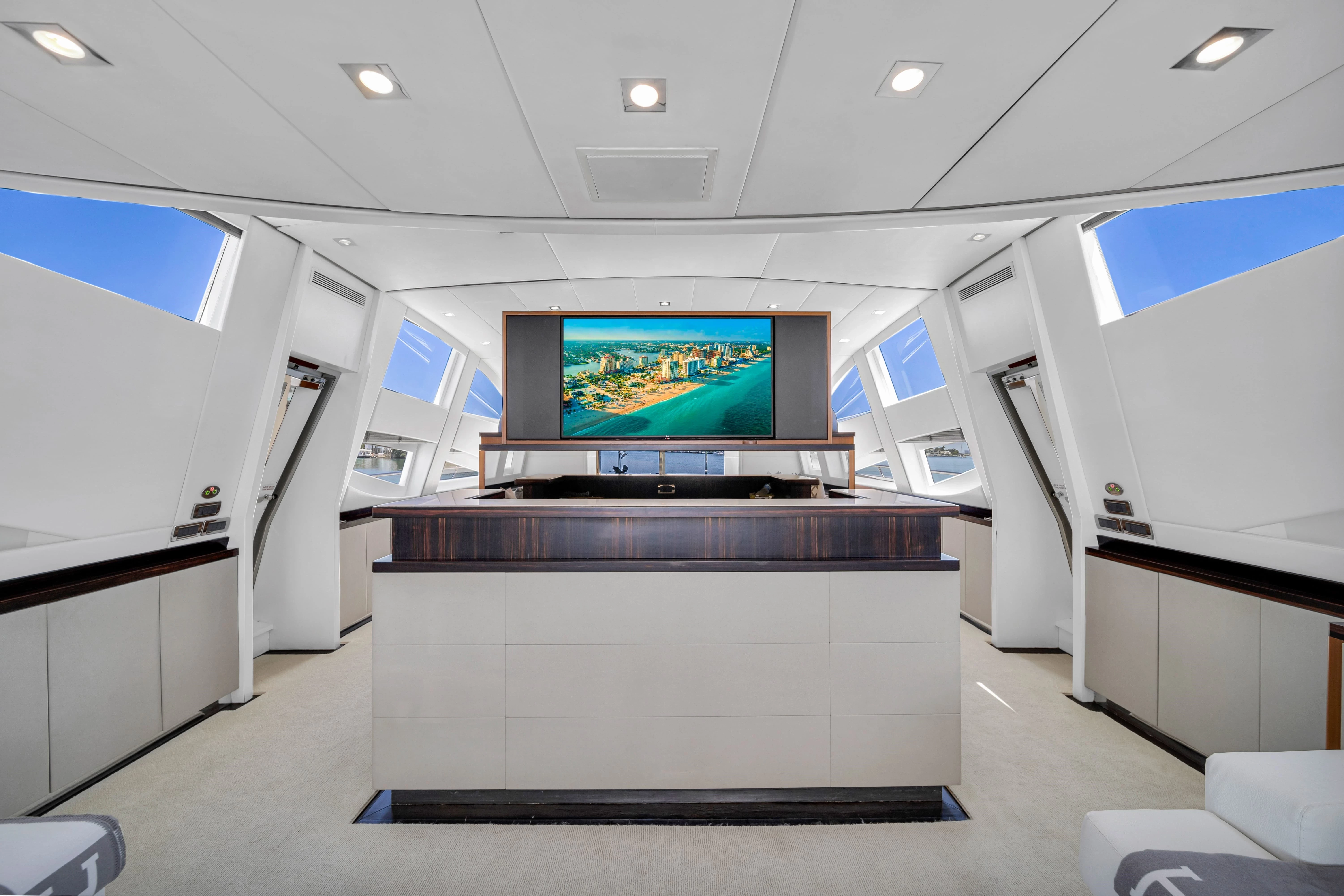   boat rentals Florida MIAMI BEACH Florida  Leopard Leopard 105 2007 105 