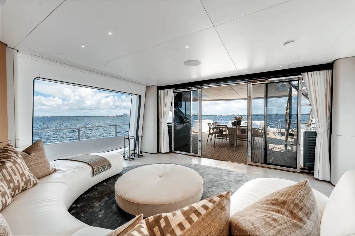  boat rentals Florida MIAMI Florida  Azimut Grande 36 2024 118 