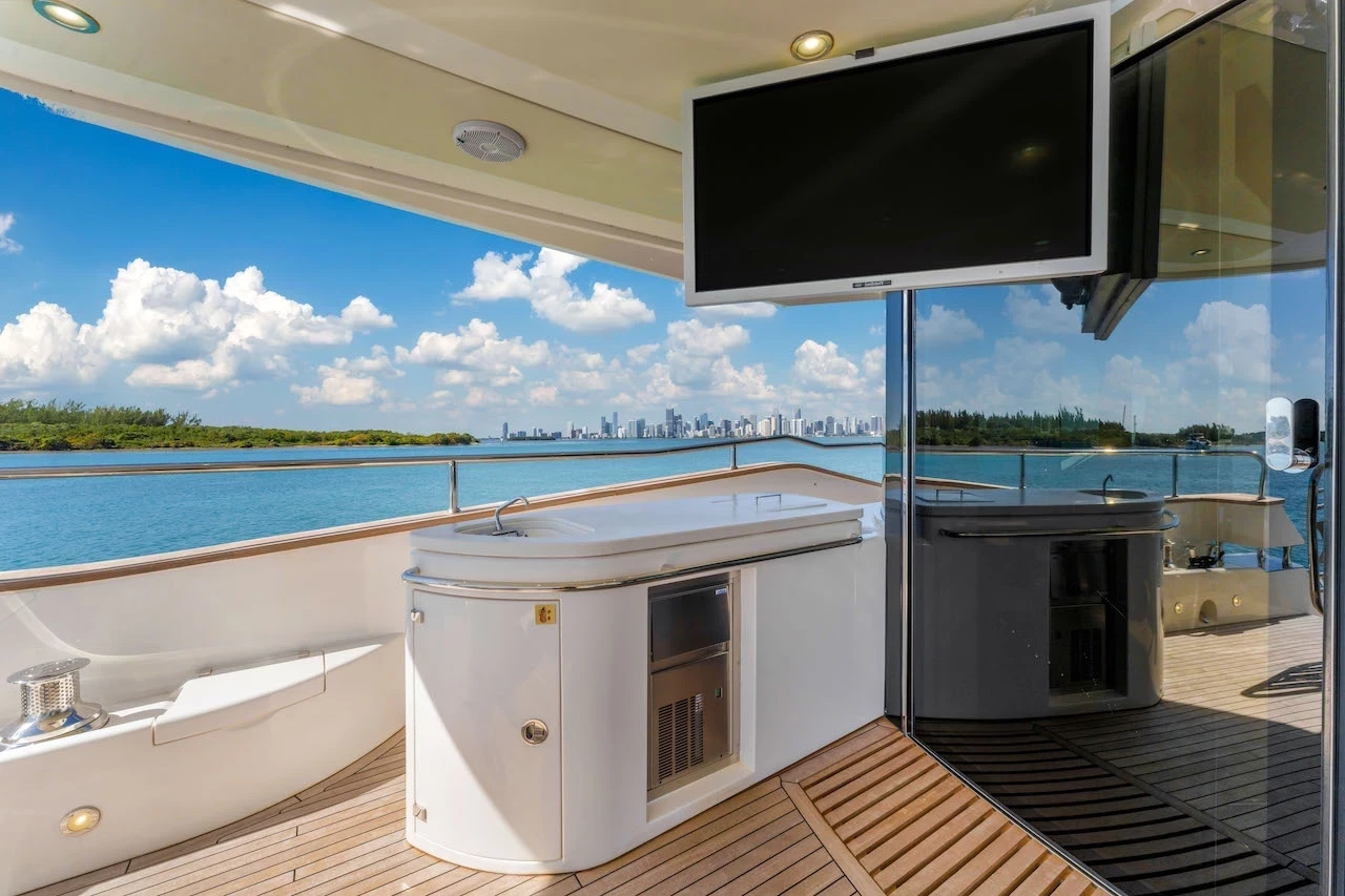   boat rentals Florida MIAMI BEACH Florida  Sunseeker 96 Yacht 2015 96 