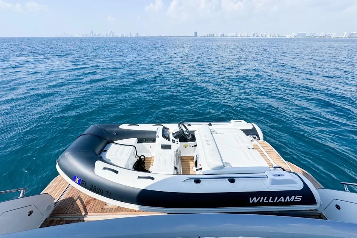  boat rentals Florida MIAMI BEACH Florida  Azimut 66 FLY 2016 68 