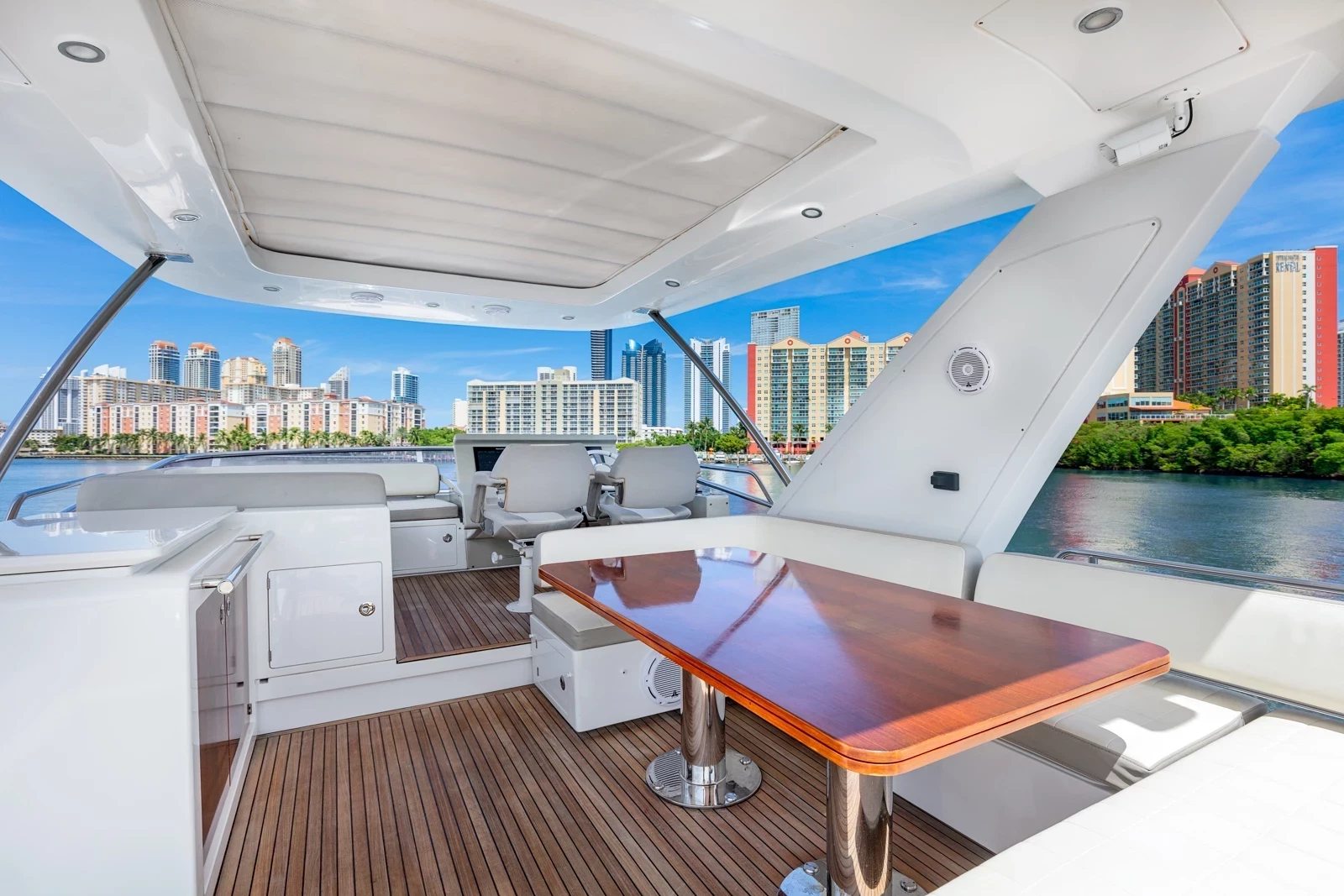   boat rentals Florida MIAMI BEACH Florida  Azimut 66 FLY 2016 68 