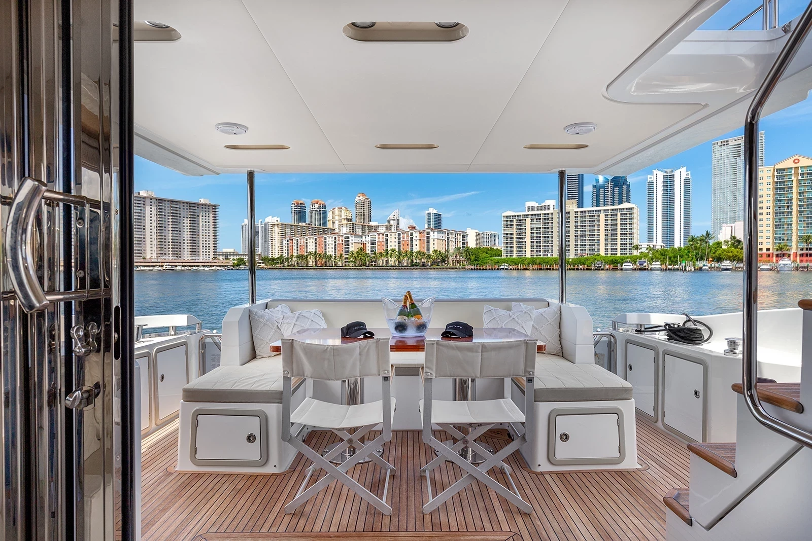   boat rentals Florida MIAMI BEACH Florida  Azimut 66 FLY 2016 68 