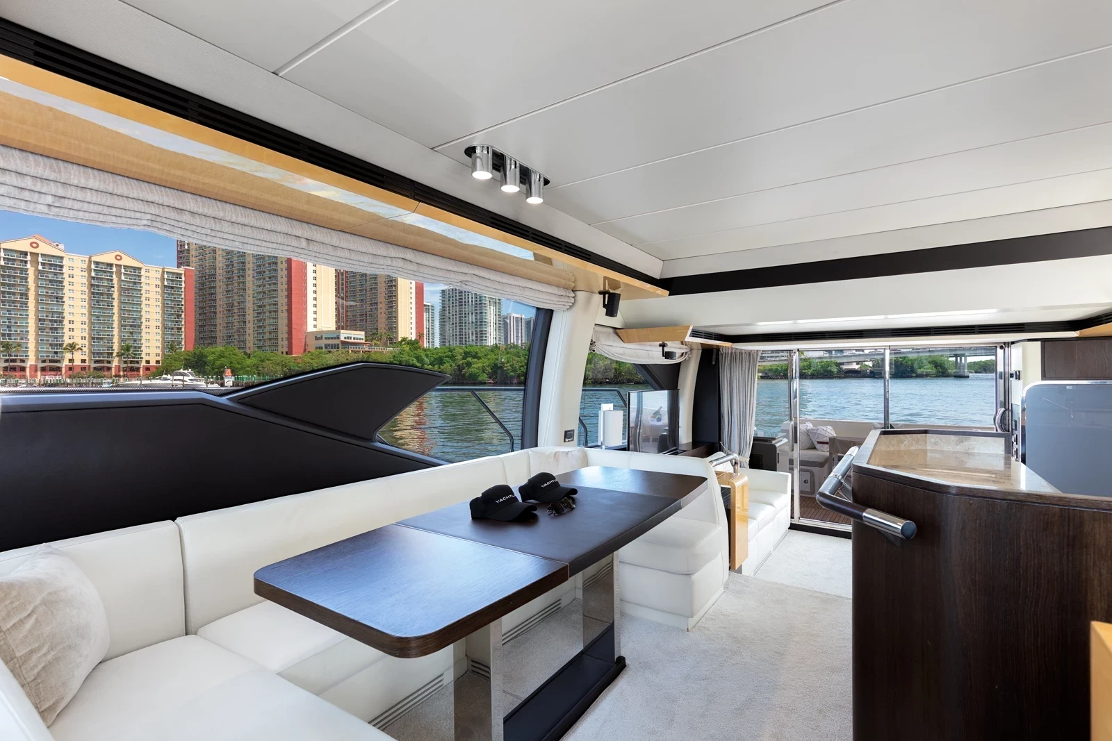   boat rentals Florida MIAMI BEACH Florida  Azimut 66 FLY 2016 68 