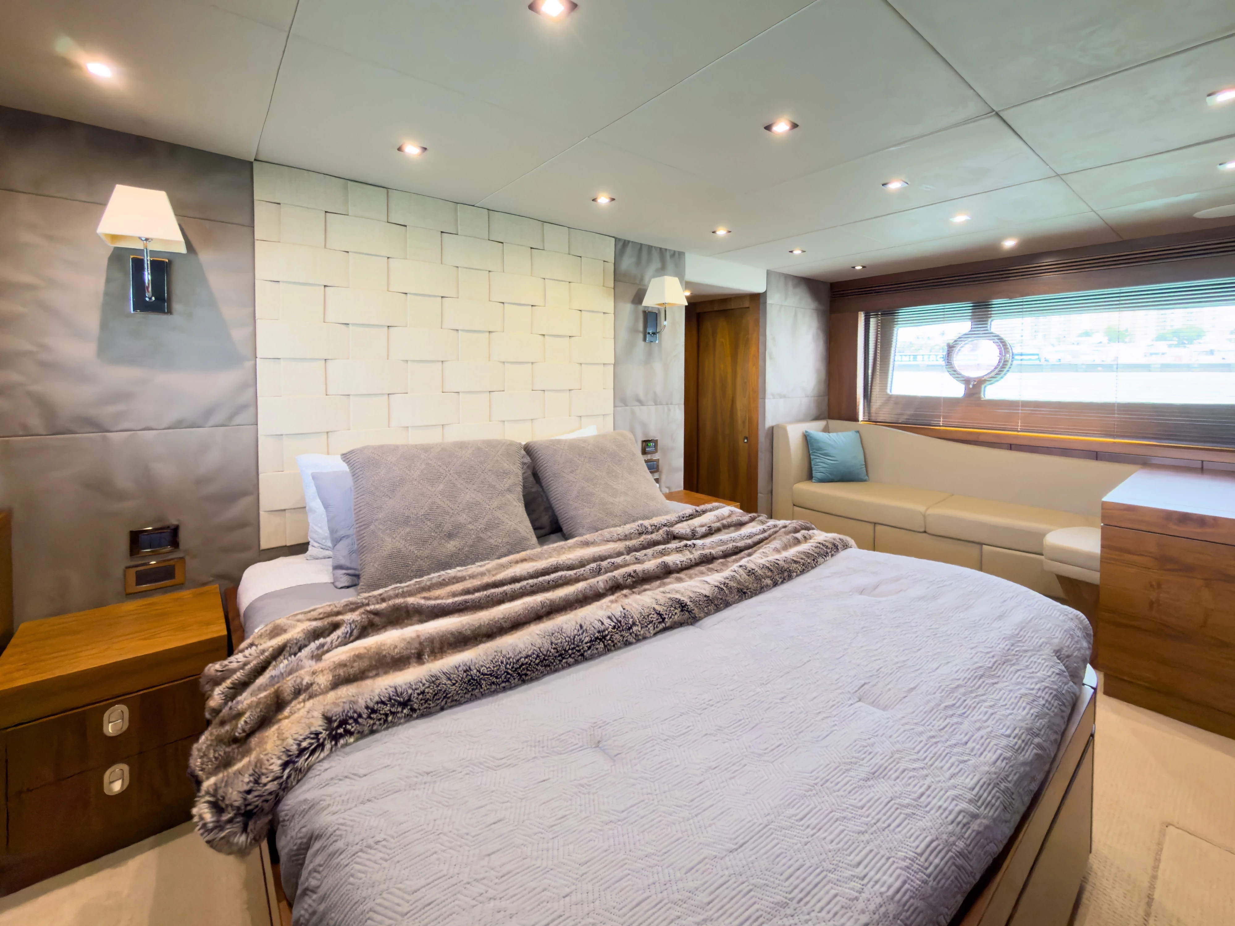   boat rentals Florida MIAMI BEACH Florida  Sunseeker 80 Yacht 2014 80 